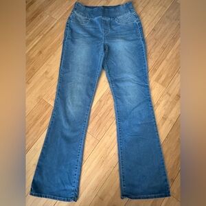 Seven7 Tummy Toner jeans 
Size 8